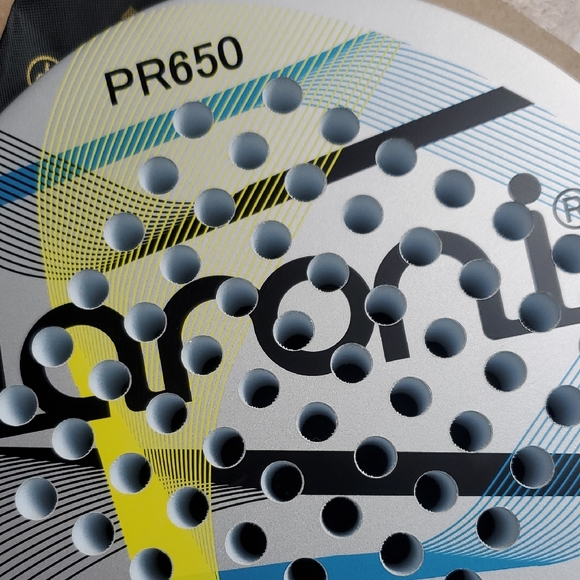 Iaroni Paddle Racket with Cover - Picture 3 of 5